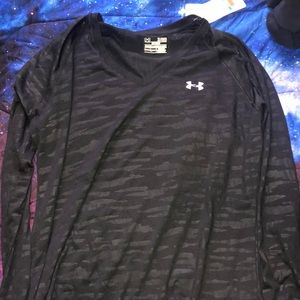 Black canon under armour shirt